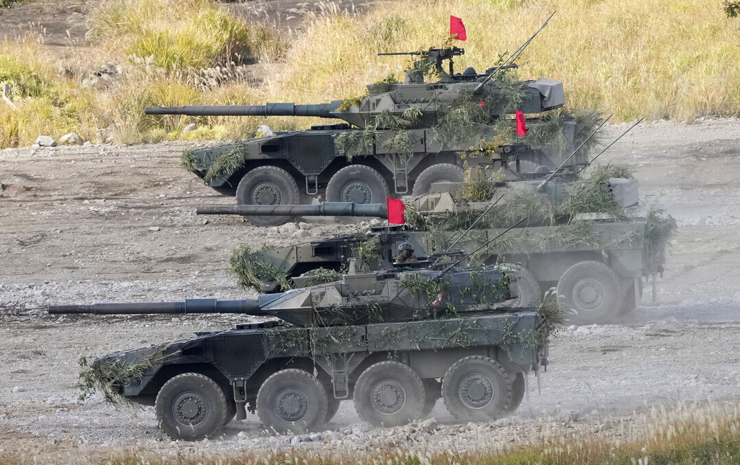 日자위대 전차 사격훈련중 포탄 폭발 ...